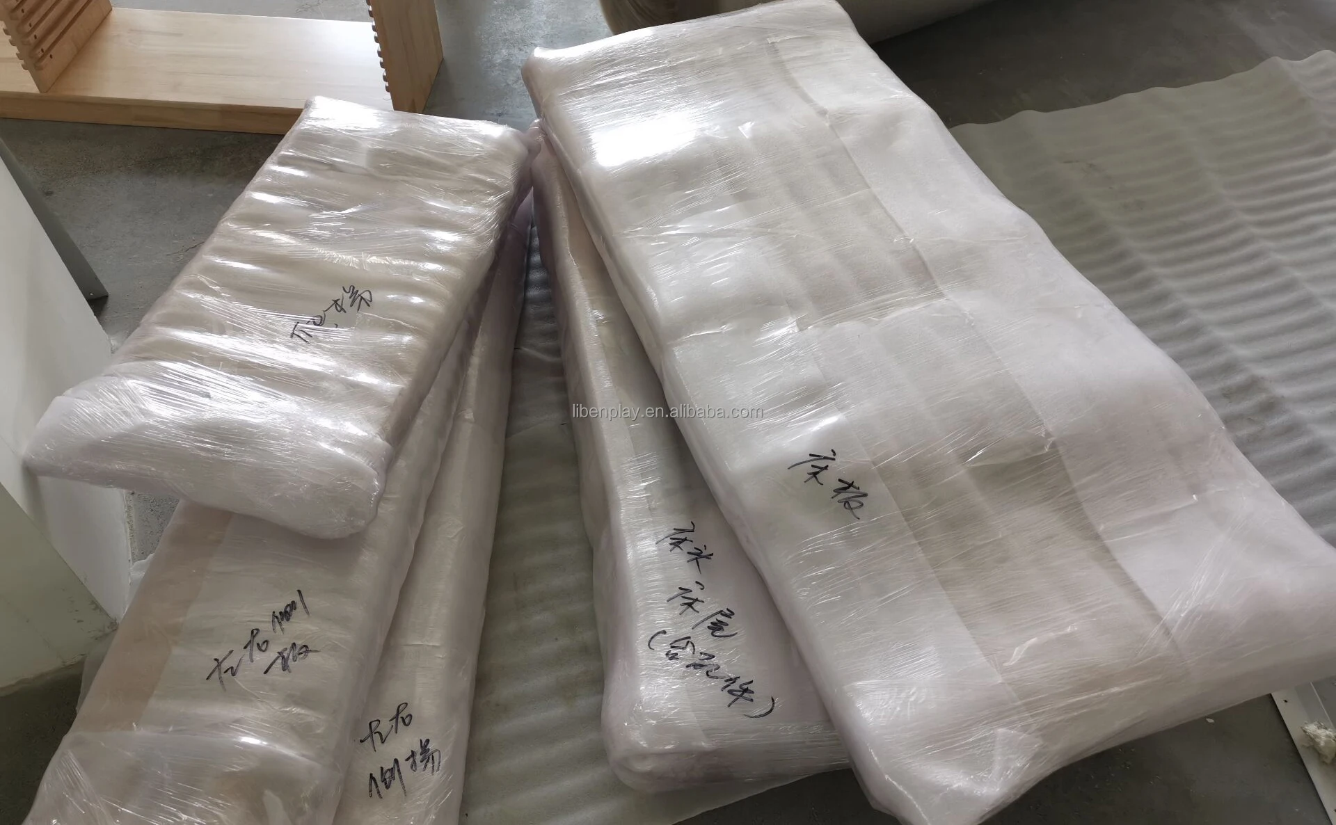 رف كتب خشبي مخصص لمكتبة الأطفال بأسعار معقولة رف كتب تخزين للأطفال