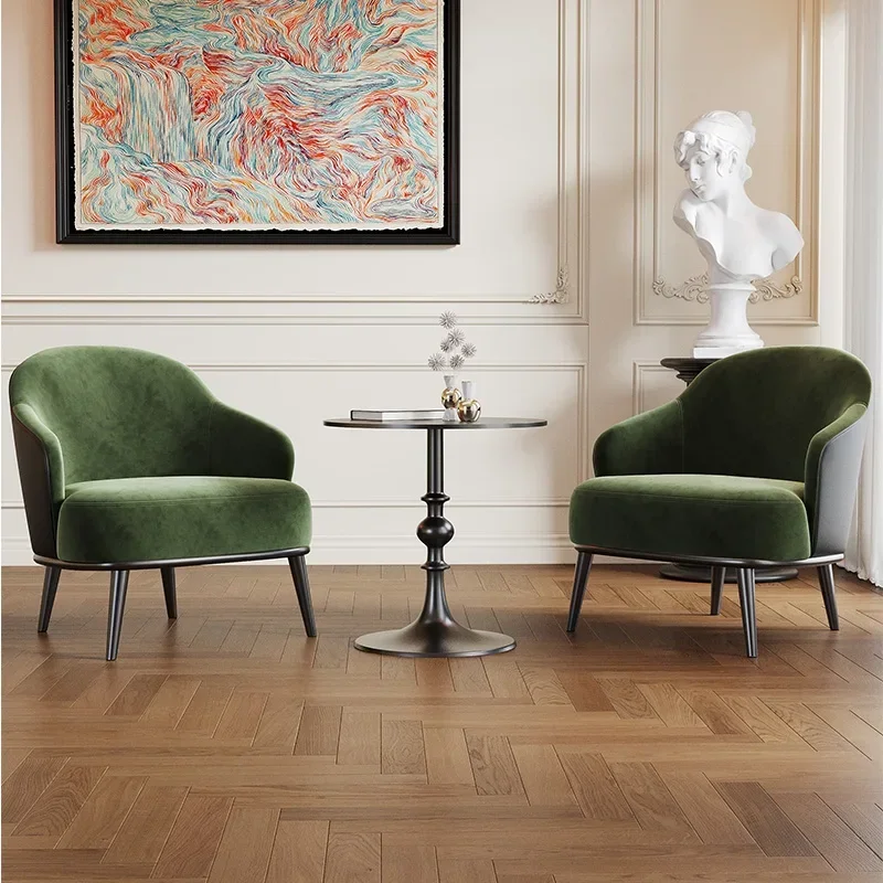 Chaise de loisirs de style médiéval, design français rétro, hôtel, famille d'accueil, canapé de réception unique, table et chaises de négociation