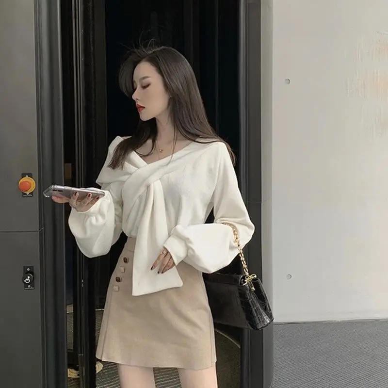 New Skirt Sets Fall and Winter Female Korean Version of The V-neck Cross Design Sense Versatile Sexy Strapless Top Fashion Trend