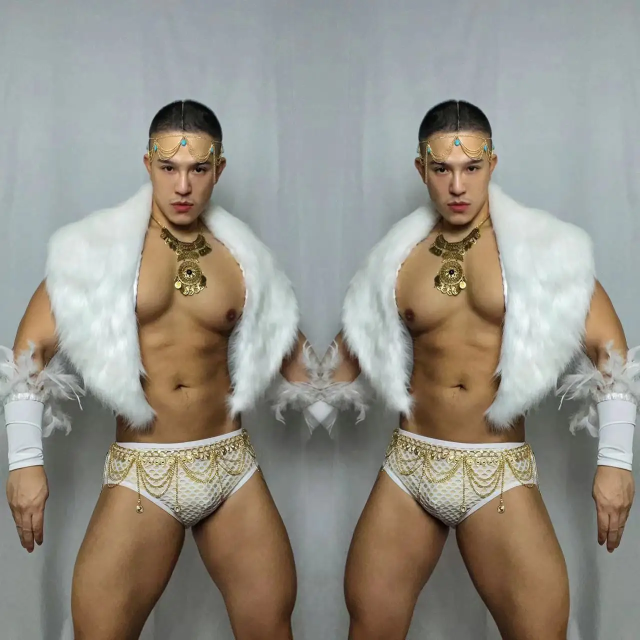 

Sexy Pole Dance Costume For Male Fur Coat Triangle Shorts Nightclub Dj Ds Clubwear Muscle Man Gogo Dance Stage Outfit VDB6278