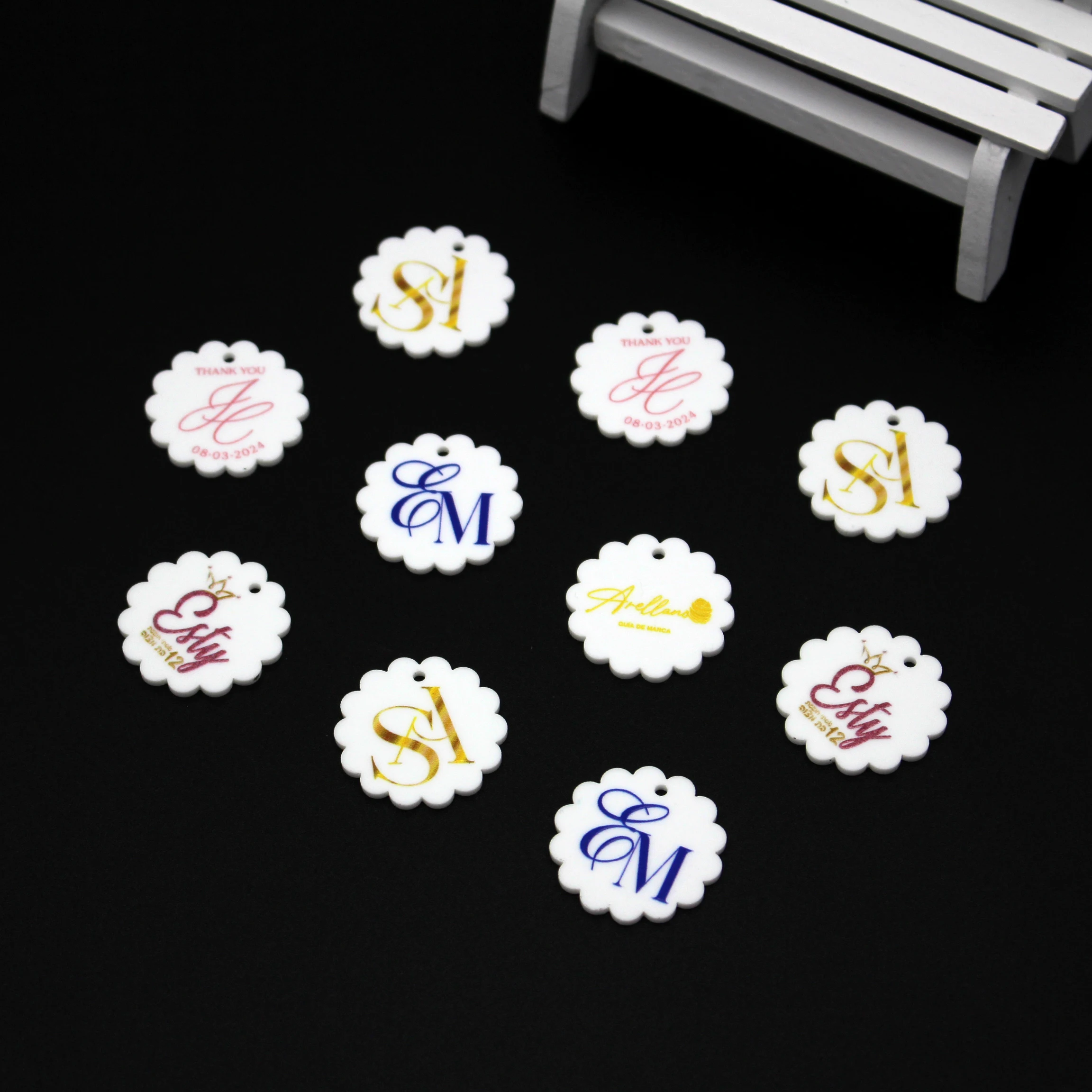 

36/60/120pcs Personalized Print Arcylic Party Decors Wedding Gift Tags Cupcake Toppers Circle Cake Charms Customized Name tags