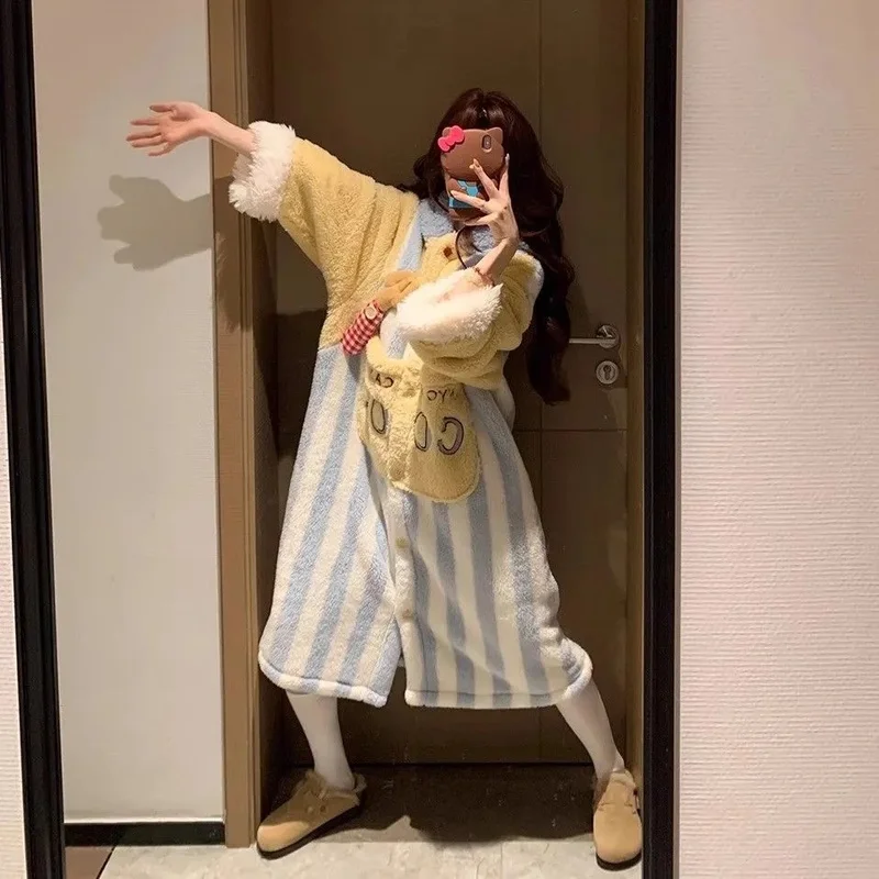 Neue Ratatouille Nette Gestreifte Cartoon Korallen Fleece Nachthemd Frauen Herbst Winter Pyjamas Verdickt Mit Kapuze Hause Kleidung Bademantel