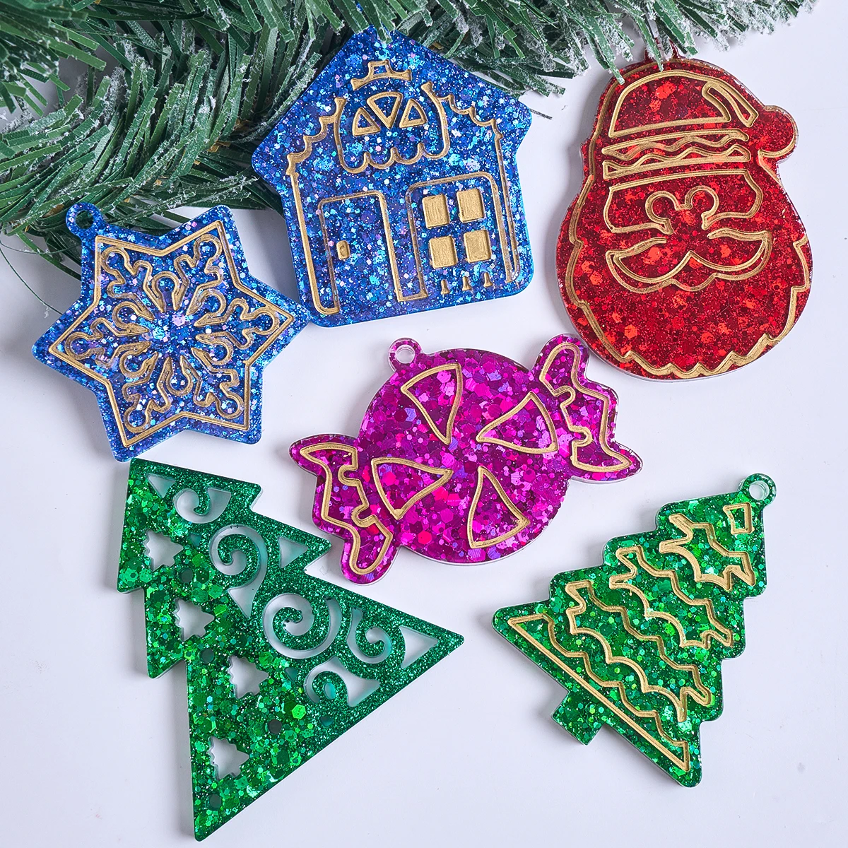 6 Löcher Weihnachtsanhänger Silikonform Kreativer Weihnachtsbaum Schneeflocke Liebe Süßigkeiten Haus Socken Weihnachtsmann Form Weihnachtsdekoration