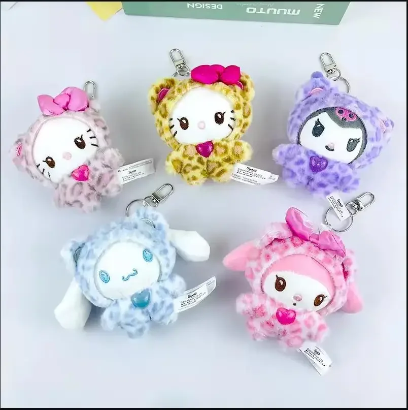 Sanrio Orso con stampa leopardata Hello Kitty Portachiavi Kuromi Cinnamoroll Ciondolo borsa My Melody Peluche Bambola Giocattoli Decorazione Regalo per ragazza
