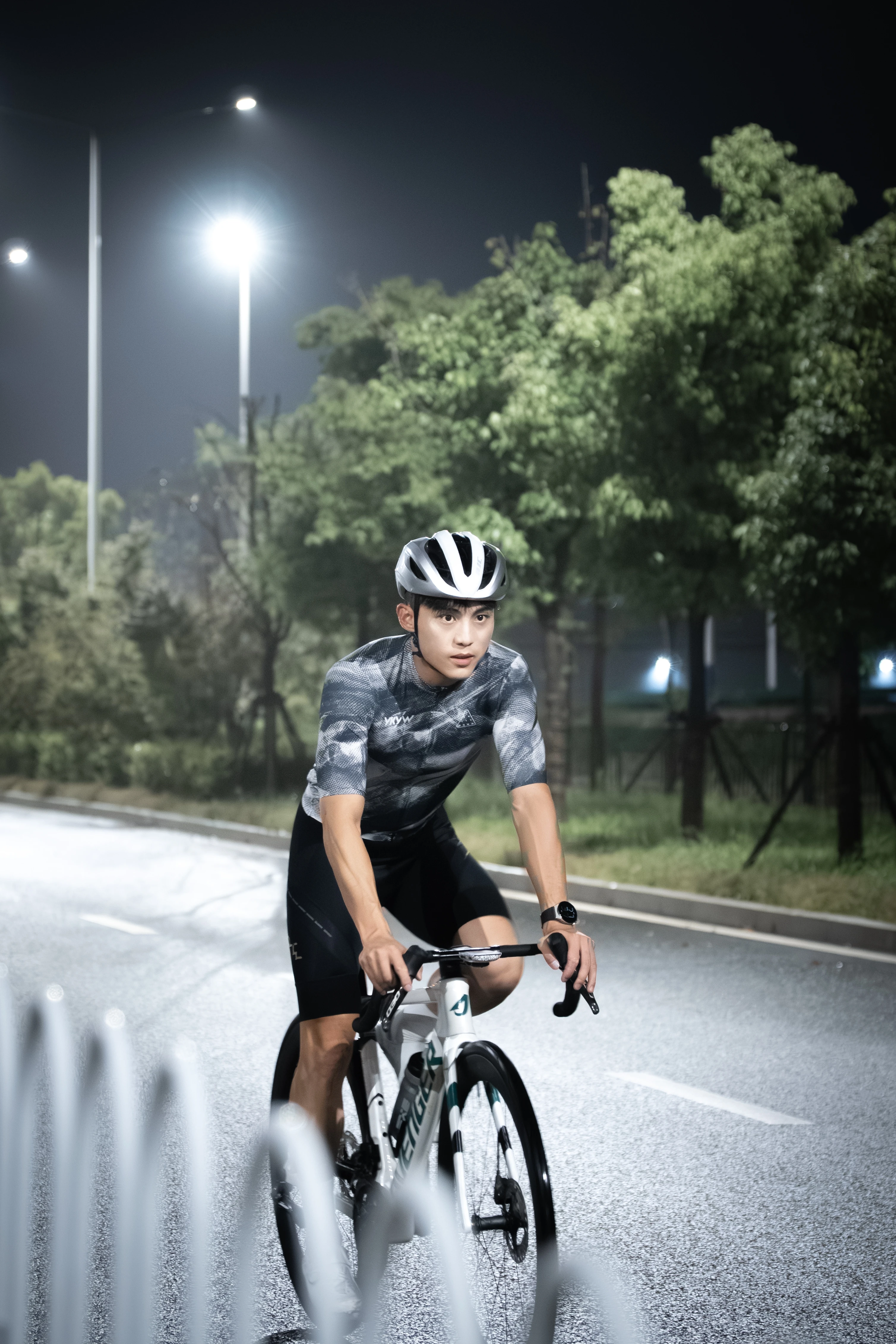 YKYWBIKE Herren Radtrikot Kurzarm Sommer Rennrad Kurzes Shirt Fahrrad-Oberteil MTB Maillot Ciclismo Kleidung Farbverlauf – Detail 5