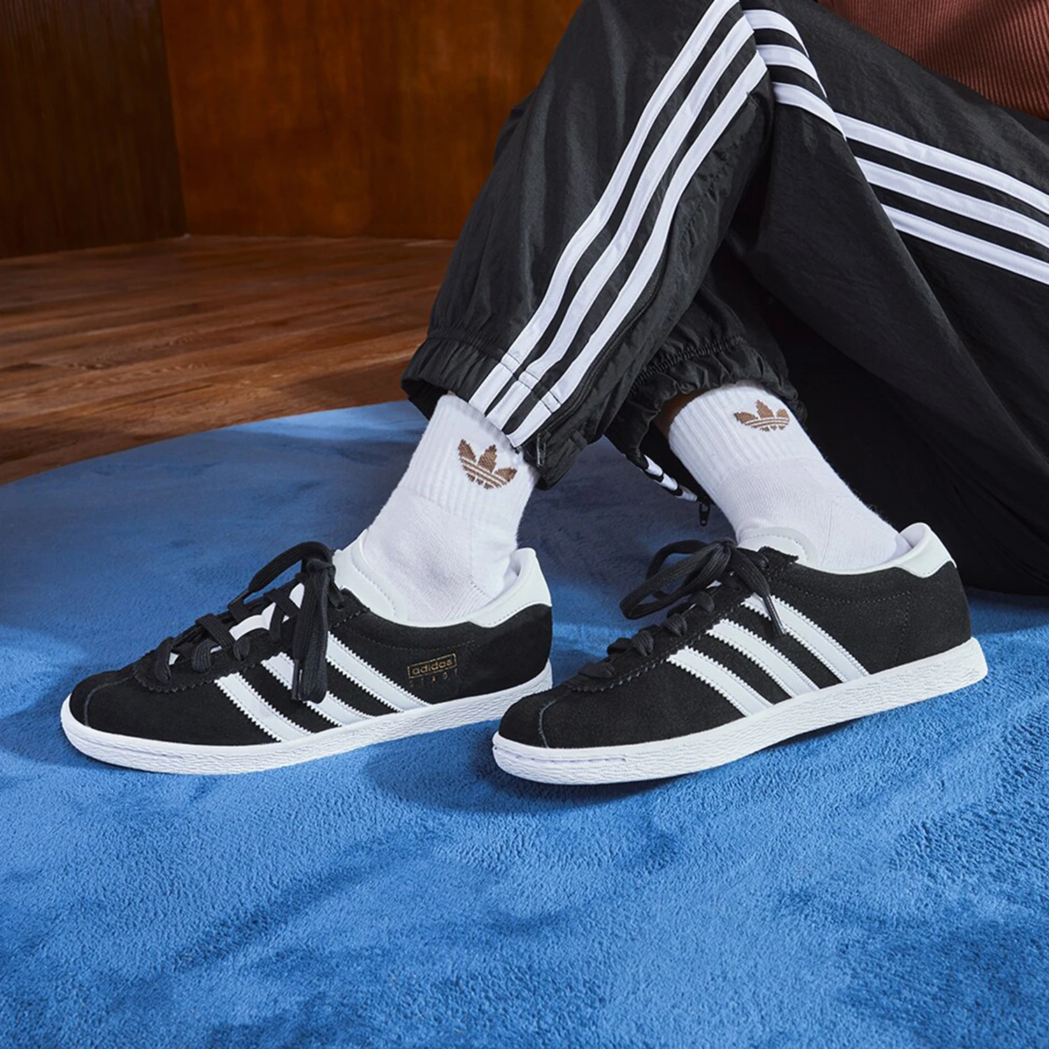 

Официальные мужские легкие спортивные повседневные кроссовки Adidas с тремя полосками JI1882