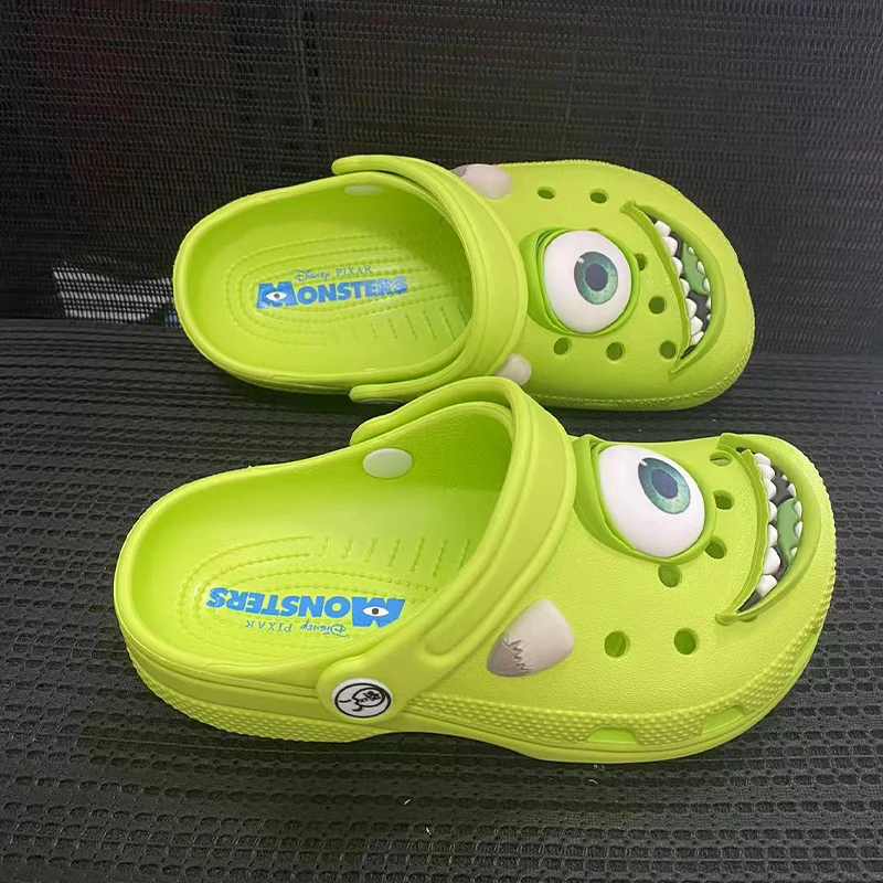 شباشب Monsters Inc الصيفية المضادة للانزلاق للأطفال، صنادل مريحة تسمح بمرور الهواء للأطفال والكبار في الهواء الطلق