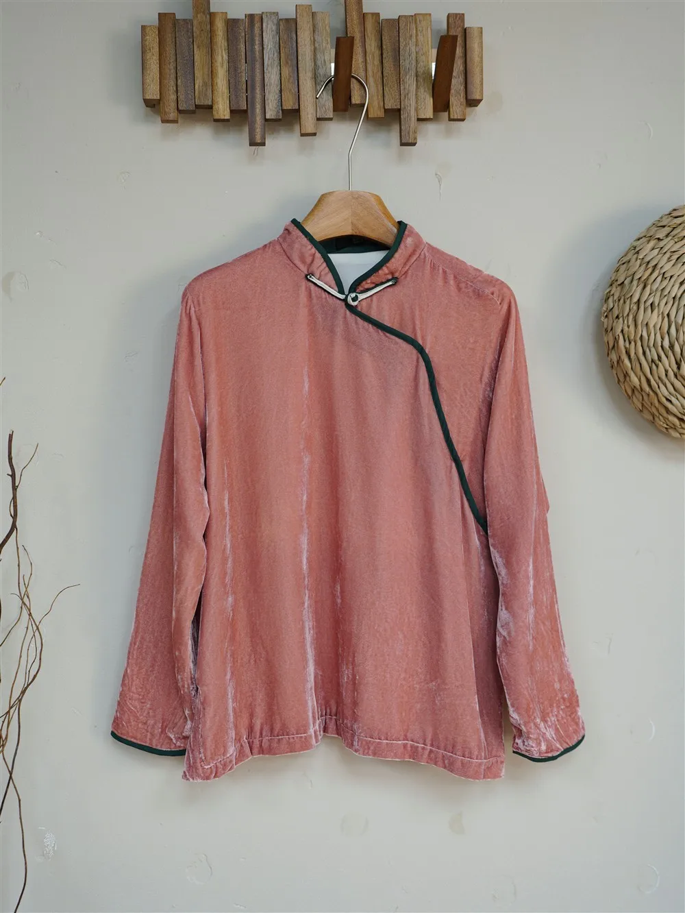 ay-pink-series-seda-terciopelo-retro-ele-nuevo-chino-sle-irt-mujeres-a206-largo-sve-stand-collar-boton-tradicional