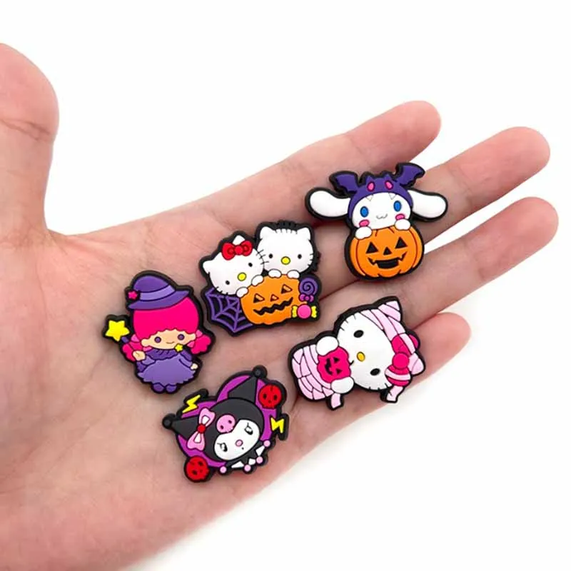 Halloween MINISO Sanrio Shoe Charms For Clogs Sandals Slippers Hello Kitty Kuromi Pumpkin Shoe Accessories Kids Party Gift Idea