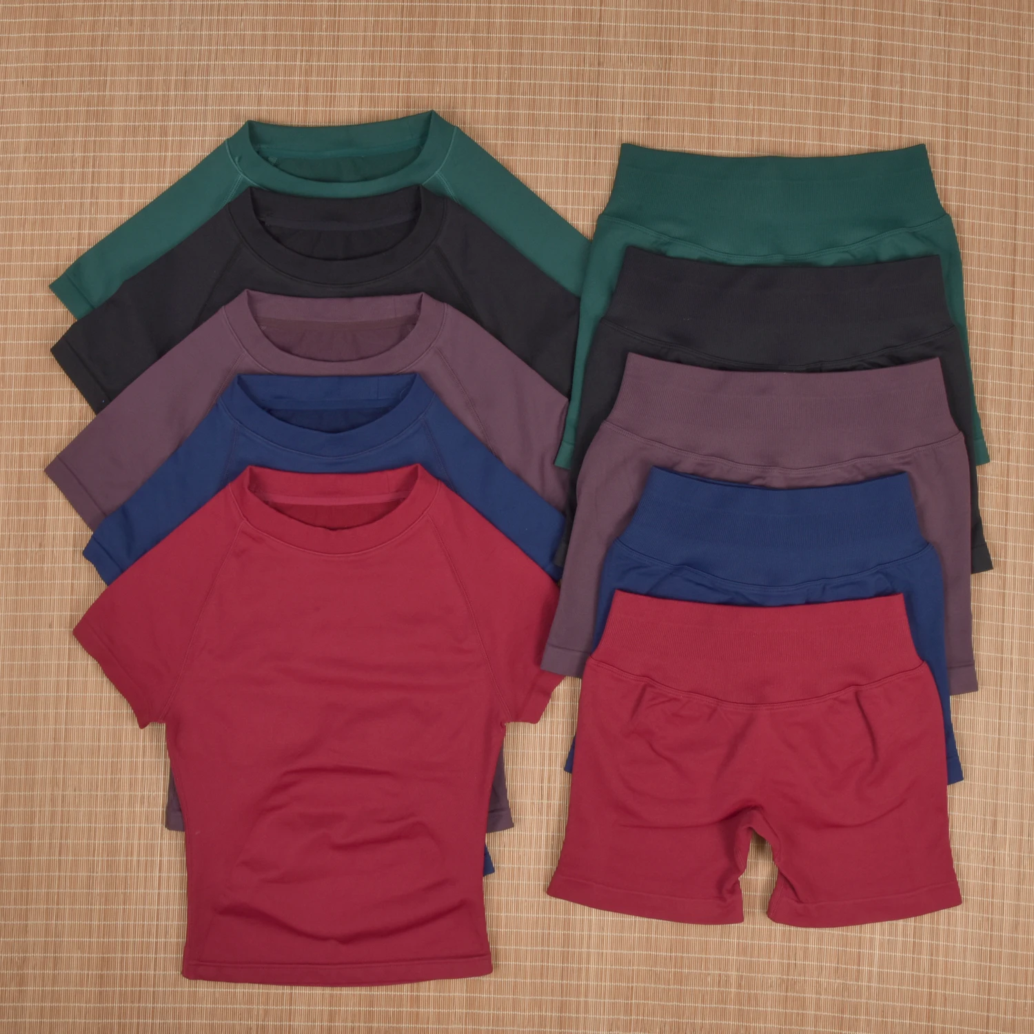 

2Pcs Women Scoop Back Bra Gym Set Backless Tank Tops High Waist Scrunch Seamless Shorts T-shirt Gym Suit Activewear Workout Sets