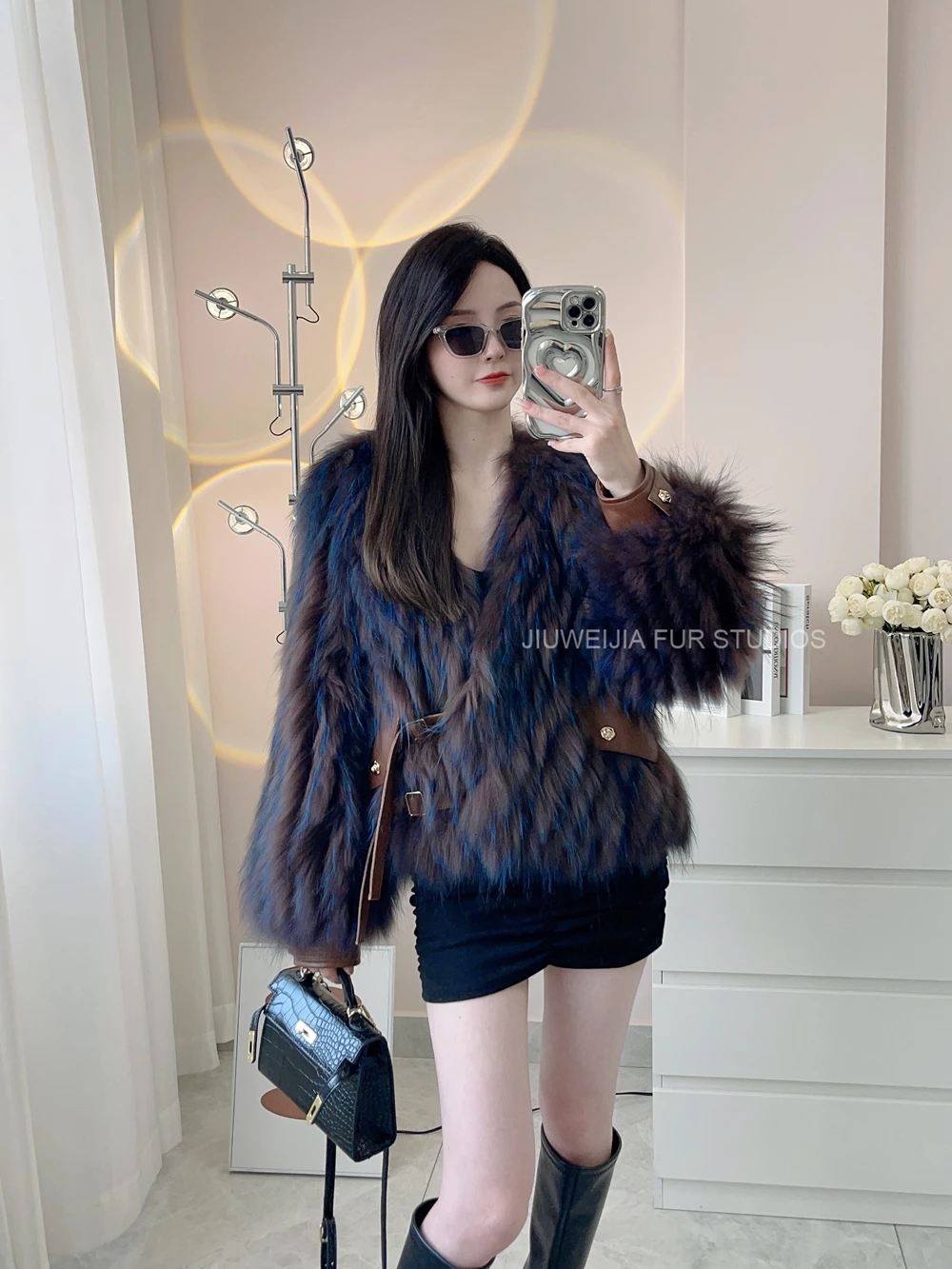 2026 Winter New Fur Strip Sewed Together Short Style Thin Raccoon Fur Fox Fur Coat Young Women's Coat