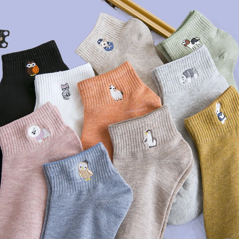 5/10 Paar Damen lässige Socken dünne Baumwolle koreanischen Stil ins trend ige süße Stickerei Cartoon mittlere Socken College-Stil