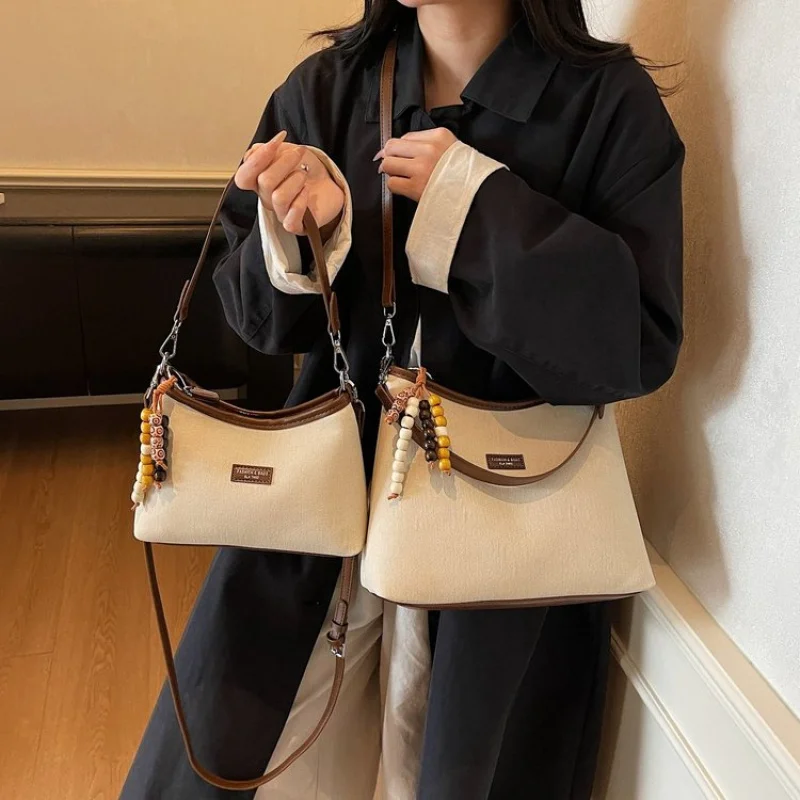 

Women's Fashion Leather Crossbody Bag Messenger Style Elegant Classic From Luxury Brand Famous Designer