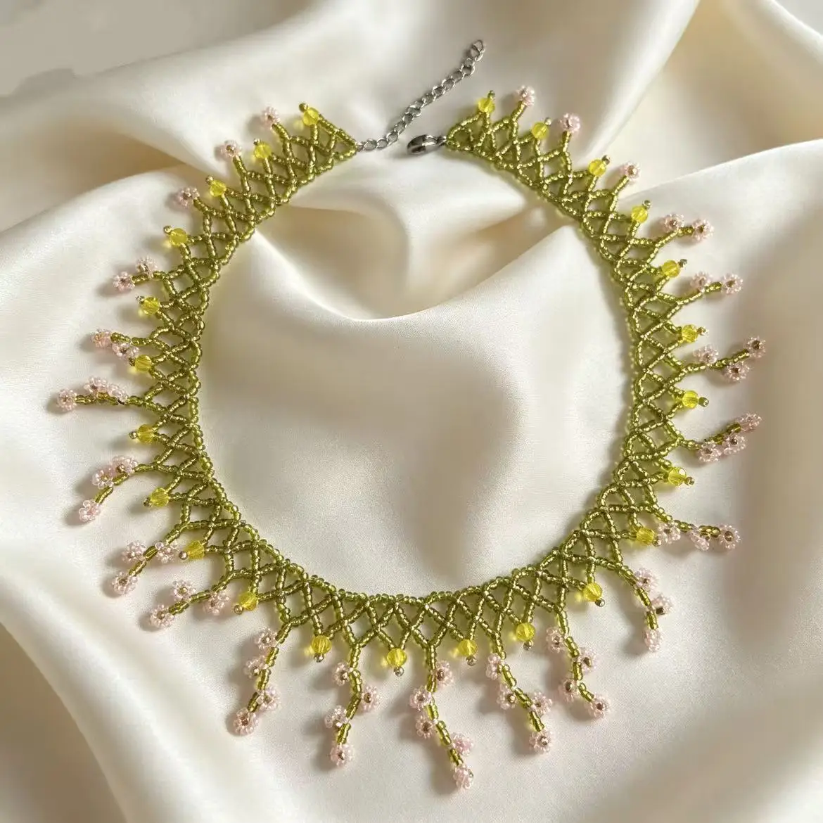 Handwoven Delicate Flower Choker Necklace Elegant Dainty Floral Jewelry For Women Dating Party Daily Wear Chic Fashion Accessory