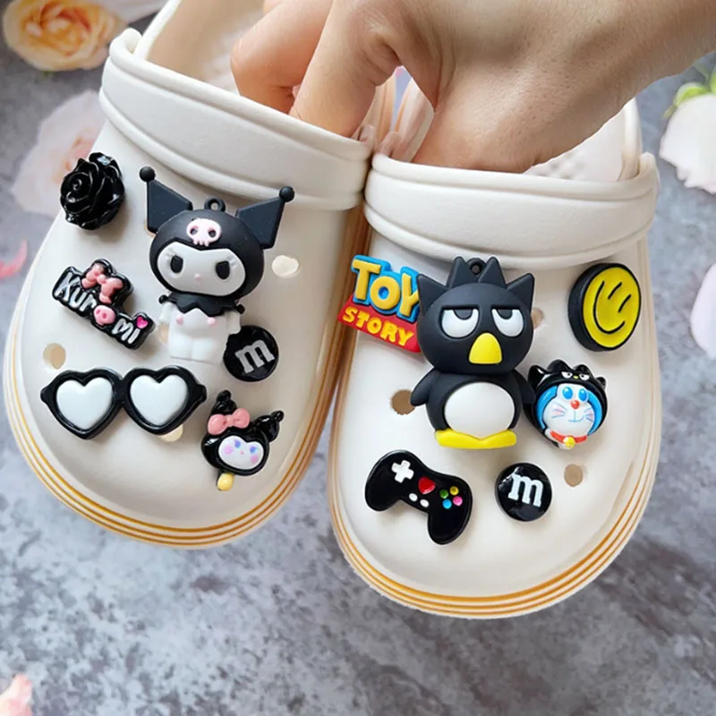 

MINISO Cool Black Series Kuromi Penguin Shoe Charms Set Tom and Jerry Shoe Accessorie Frog For Teens Funny Party Gifts