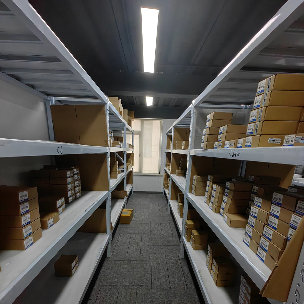 新品オリジナルPEPPERL+FUCHS誘導センサーNJ2-12GM-N電気機器PLCコントローラー在庫あり