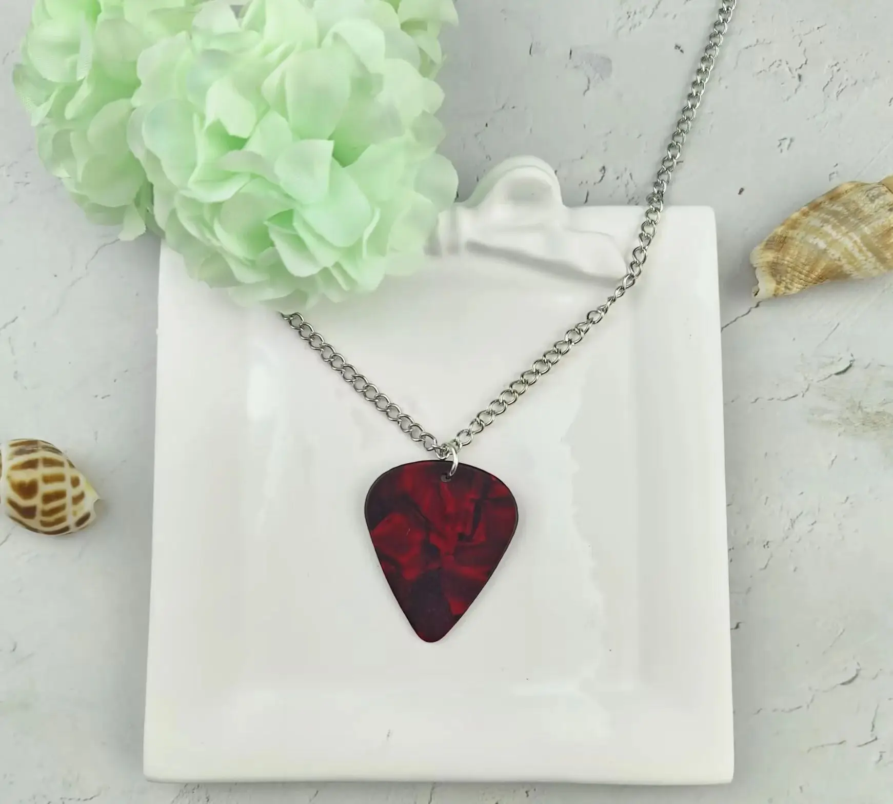 Guitar Pick Necklace Heart Ruby Pendant Eddie Munson Clavicle Chain Punk Strange Horror Things Choker Cospaly Jewelry Gifts