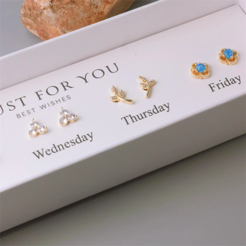 مجموعة علب هدايا مكونة من 10 علب هدايا من مادة النحاس البوهيمية القديمة للنساء، مجموعة أقراط عصرية وأنيقة ومتعددة الاستخدامات