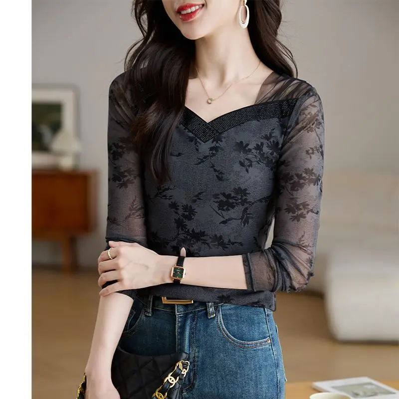 

Autumn Winter Mesh Bottoming Shirt for Women Long-sleeved 2025 New Style Fashion Square Collar Printed Foreign Style Top