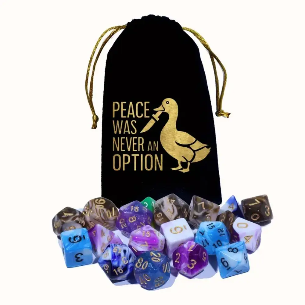 VIKAMA La paz nunca fue una opción Bolsa de regalo Bolsa con cordón negro con un diseño de pato dorado Perfecto para juegos de cartas de dados Viajes