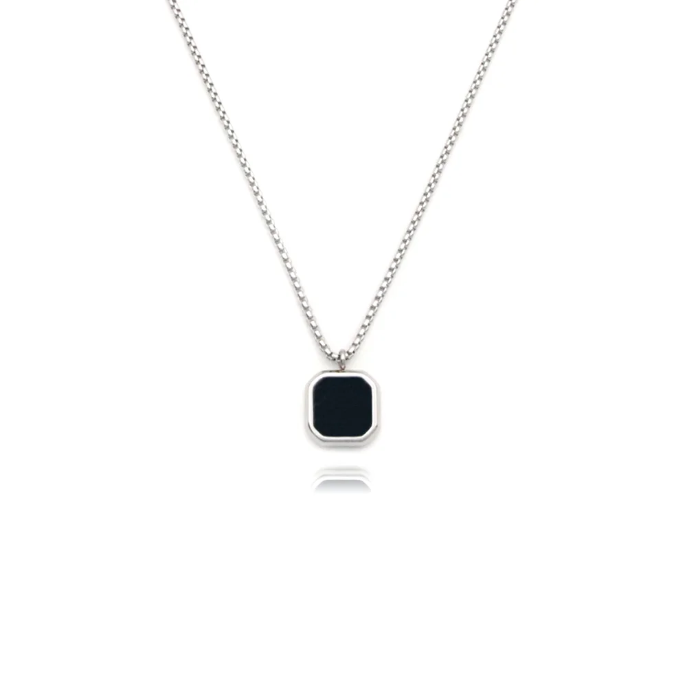 

17 VIP necklace