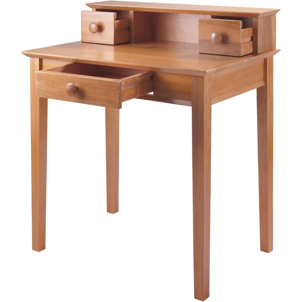 Encantadora escritorio de oficina en casa, rincón de escritura, ámbar cálido