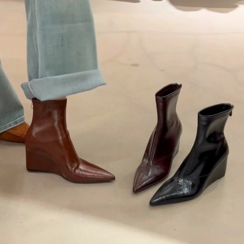 French Niche High Heel Versatile Pointed Toe Skinny Booties Women 2025 New Rear Zipper Single Boots Small Naked Boots