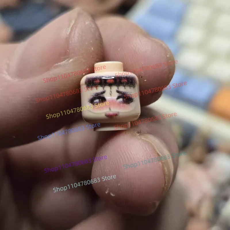 

Новые мини-аксессуары для кукол MOC: сборные коллекционные украшения, игрушки-головы с выражениями, праздничные подарки