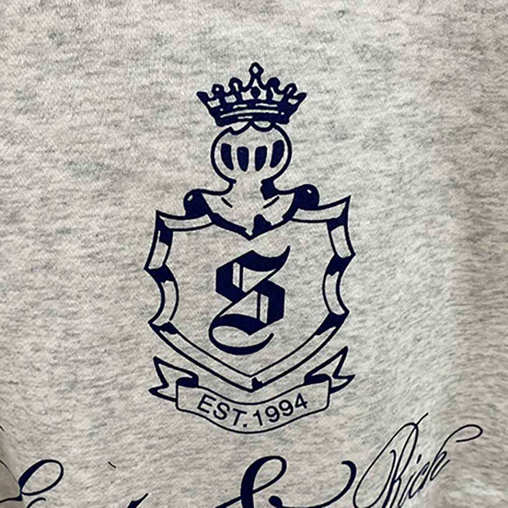 S5W233 أنماط الشتاء الجديدة أمريكا الشمالية الكلاسيكية المرأة البلوز حروف تاج طباعة الأعلى