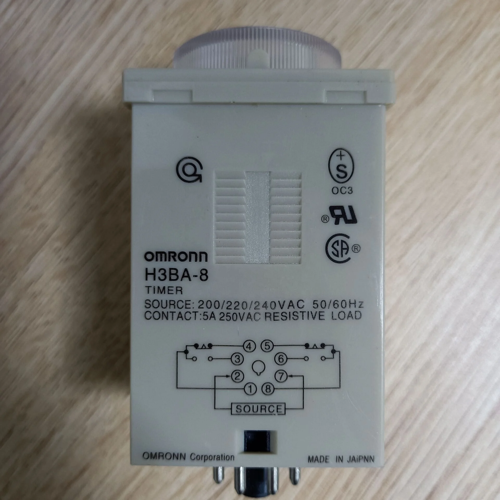 

OM-RON H3BA-8 220VAC 50/60HZ timer relay