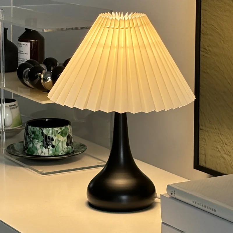 

Creative Retro Pleated Atmosphere for Bedroom Headboard Small Night Light with Nordic Style Design Simple Desk Lamp