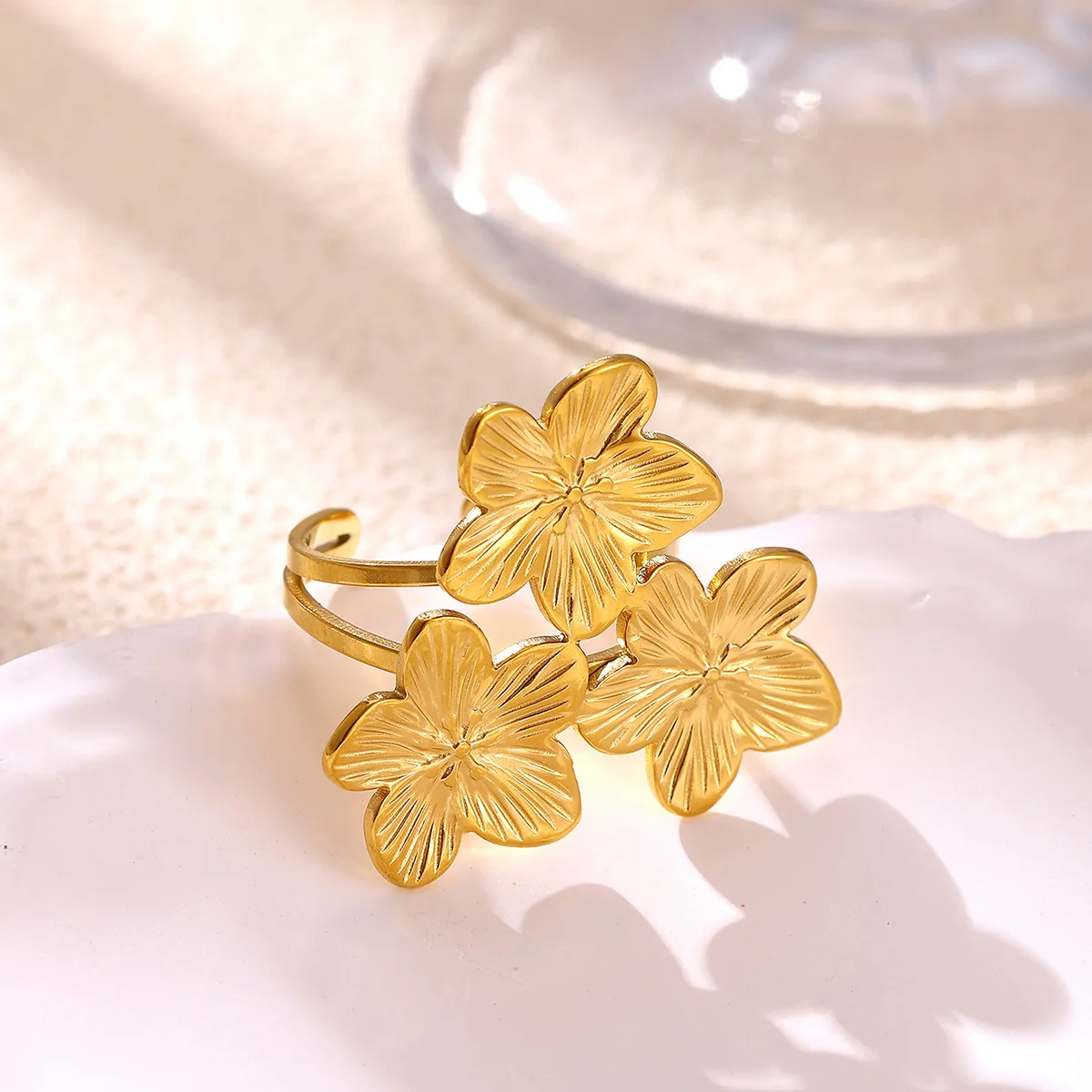 Modische Damenringe im Blumenstil, Edelstahl, goldfarben, geometrischer Zirkonia-Schmuckring, Party-Geschenk, kostenloser Versand
