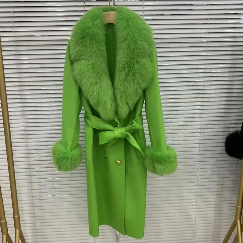 معطف نسائي جديد طويل من الصوف والكشمير المخلوط لعام 2025 بحزام مزدوج الصدر ملابس خارجية بياقة من فرو الثعلب الحقيقي سترة شتوية عصرية