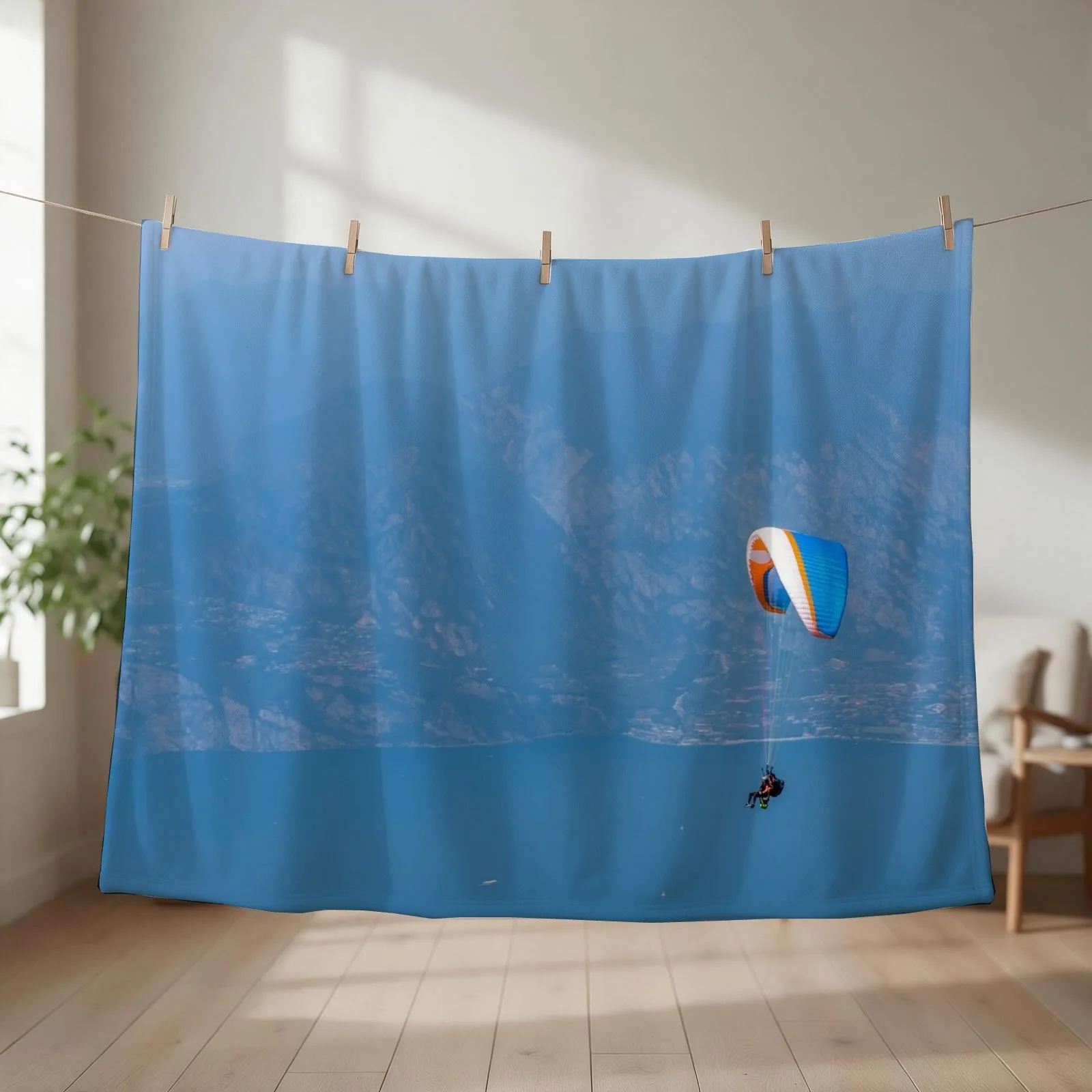 paragliding on a foggy morning Throw Blanket Heavy Flannel Fabric Decorative Beds manga Blankets