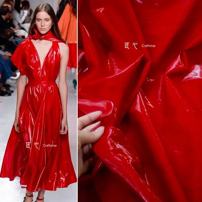 

Ярко-красная неэластичная гладкая зеркальная кожаная ткань для костюма, пальто, куртка, дизайнерская ткань для одежды, шитье своими руками, материал по метрам