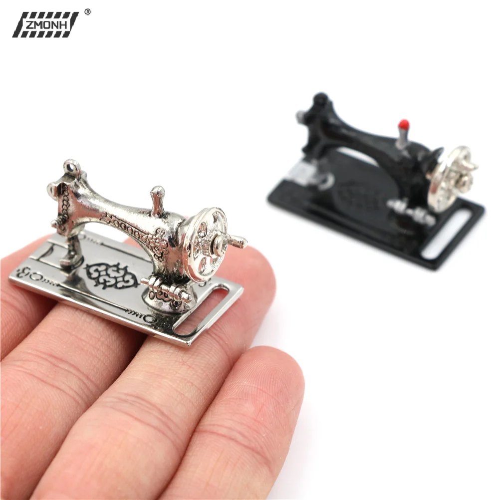 

[H]Metal Sewing Machine Dollhouse Miniatures Decoration 1:12 Scale Length 3.5cm