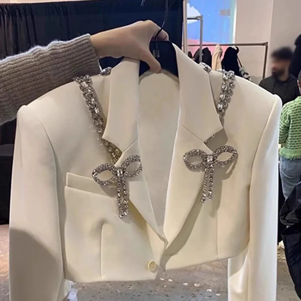 Giacca da abito bianca per donna cappotto di diamanti con fiocco di alta qualità donna primavera autunno 2024 blazer a maniche lunghe di nuova moda