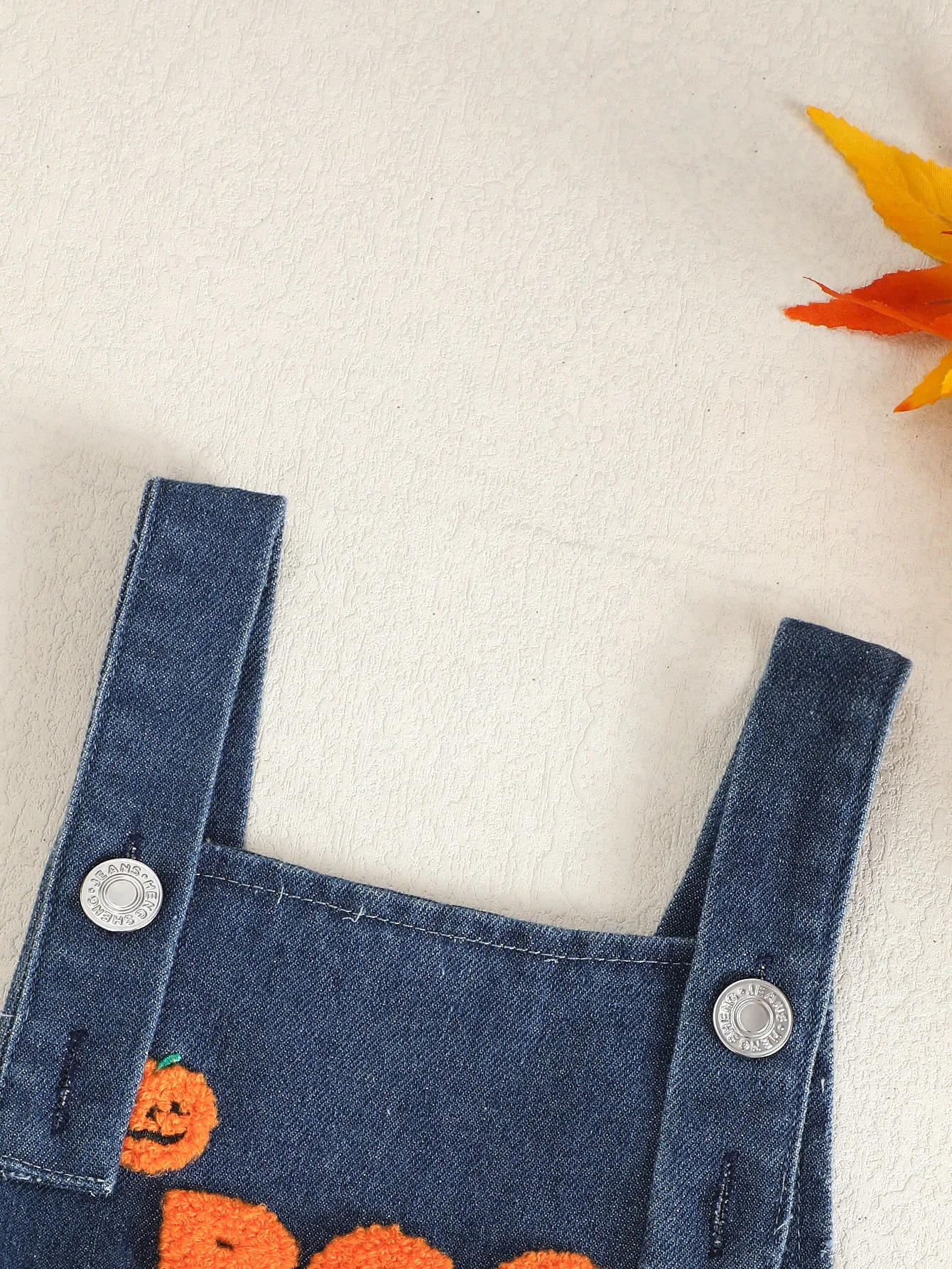 Ärmelloses Jeanskleid mit Halloween-Kürbis-Stickmuster für Kleinkinder Mädchen, Baby-Kostüm, Lässiges Sommer-Outfit – Detail 3