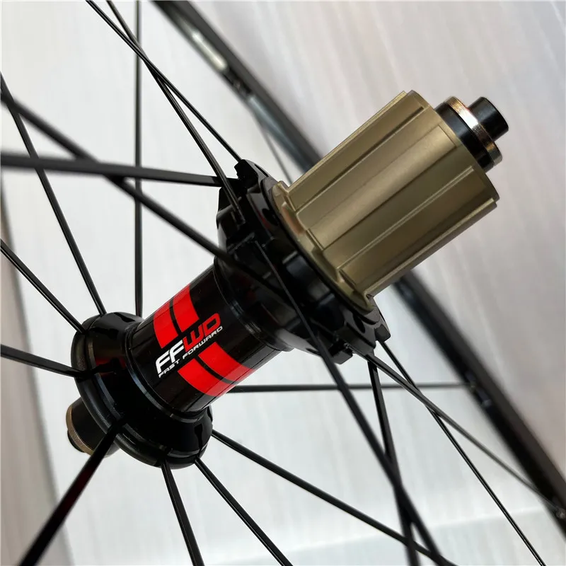 ultra light bike wheels 700c depth30/40/50mm deep 19mm wide aluminum alloy bike wheel set rim brake wheelset