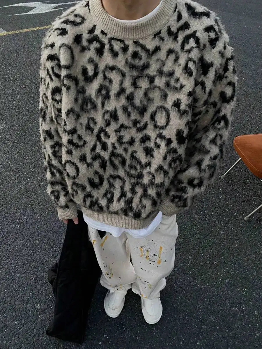 

Oversized Leopard Print Crew Neck Sweater - Soft Brushed Knit, Casual Streetwear Style