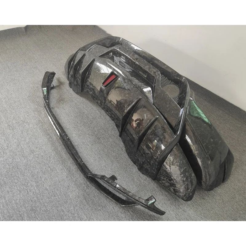 

High quality carbon fiber forged pattern P-style rear bumper for Lamborghini LP580 LP610 body kit rear spoiler base