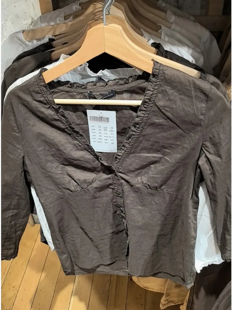 Brown Ruffles Single Breasted T-Shirt Blouse Women Summer V-neck Haft Sleeve Tee Shirts Simple Sweet All-match Thin Tshirts New