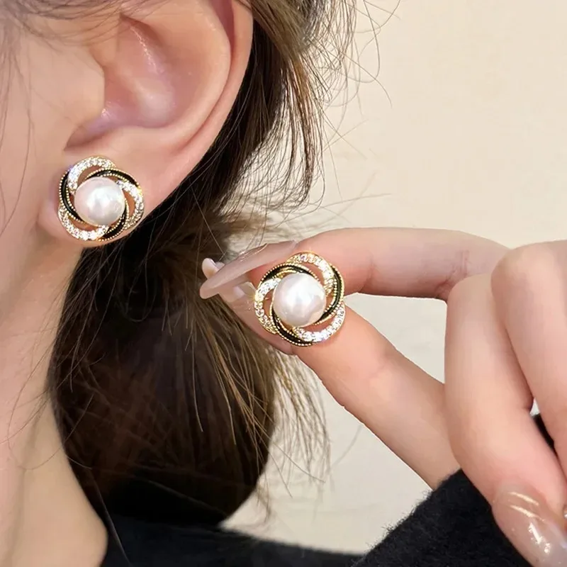 Niche Design Sensibility Women's French Zircon Pearl Earrings High-end Miniature Delicate Earrings Trendy 2024 New Style Jewelry