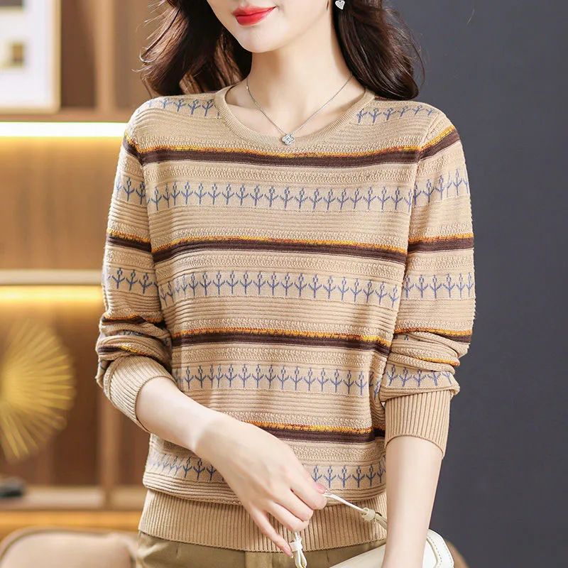 Autumn Fashion Simple Commuting Round Neck Stripe Loose and Versatile, Reduced Age Middle Aged Mom\'s Knitted Long Sleeve Sweater