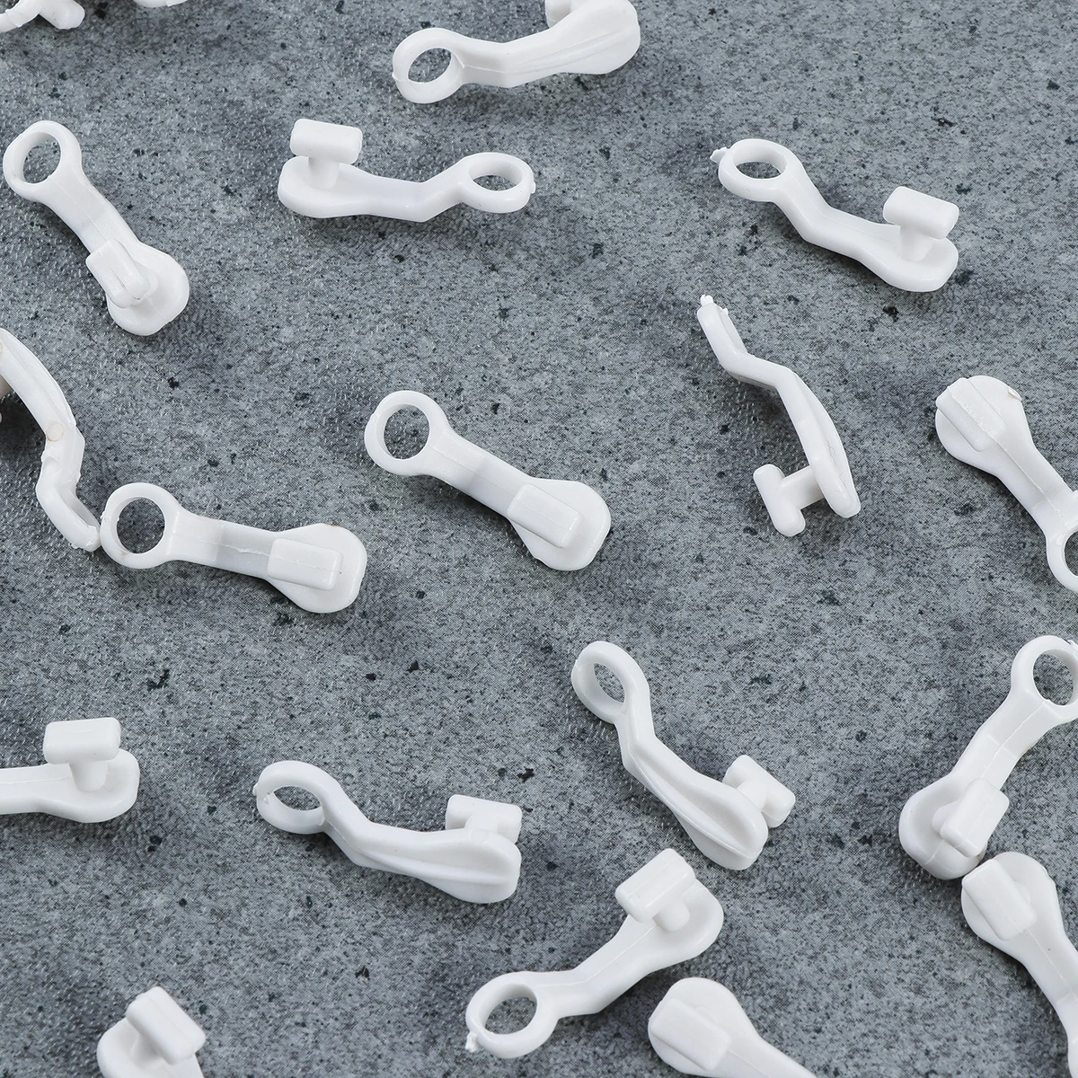 

100pcs Curtain Hooks Track Slides Plastic S Shape Rail Easy Use Fits Most Standard Rods Window Decor Accessories