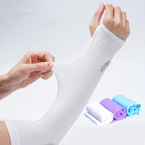 أكمام حريرية للرجال والنساء ، حماية من الأشعة فوق البنفسجية في الهواء الطلق ، واقي من الشمس لركوب الدراجات ، أبيض وأسود ، 2 أزواج أعلى 6 مبيعات آيس كريم خيالية - رقم 1