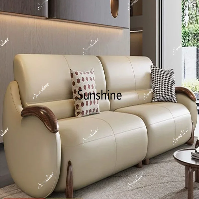 Genuine leather sofas in spacious living rooms are lightly luxurious and minimalist, straight rows