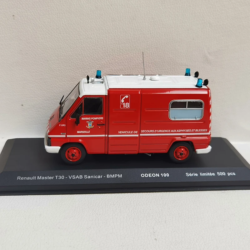 1:43 Scale R T30 Simulation Fire Truck Alloy Model Car Diecast Toys Vehicle Collectible Souvenir