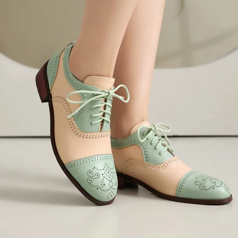 

New 2025 Women Spring New Flats Shoes Women Oxfords Mixed Colors Lace Up Ladies Brogues Pumps Designer Casual Pu Leather Oxfords