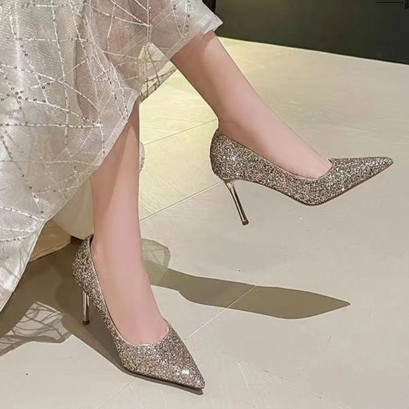 2024 Nieuwe Schoenen Voor Vrouwen Basic Slip On Dames Hoge Hakken Klassiekers Bruiloft Pumps Vrouwen Puntige Teen Dunne Hak Bling Damesschoenen